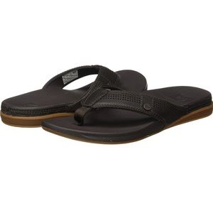 REEF men’s Cushion Lux Sandals